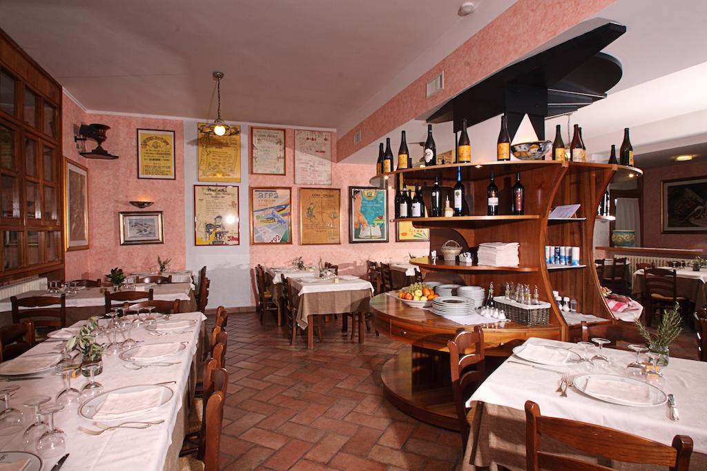 Hotel Ristorante La Bilancia Loreto Aprutino Exterior foto