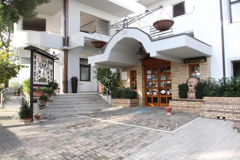 Hotel Ristorante La Bilancia Loreto Aprutino Exterior foto