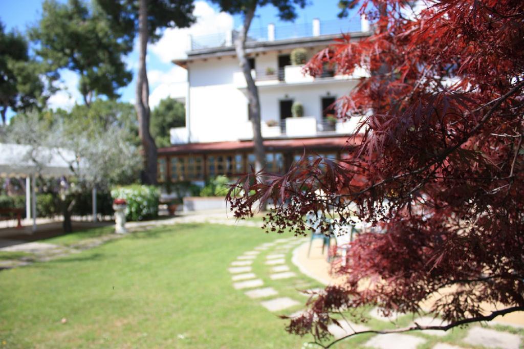 Hotel Ristorante La Bilancia Loreto Aprutino Exterior foto